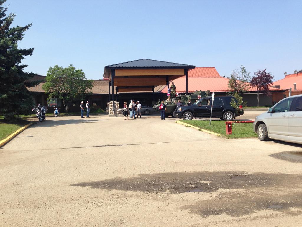 Slave Lake Inn And Conference Centre Exterior photo