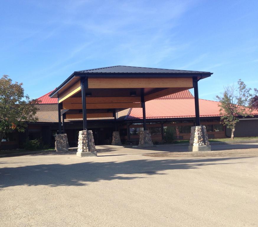 Slave Lake Inn And Conference Centre Exterior photo